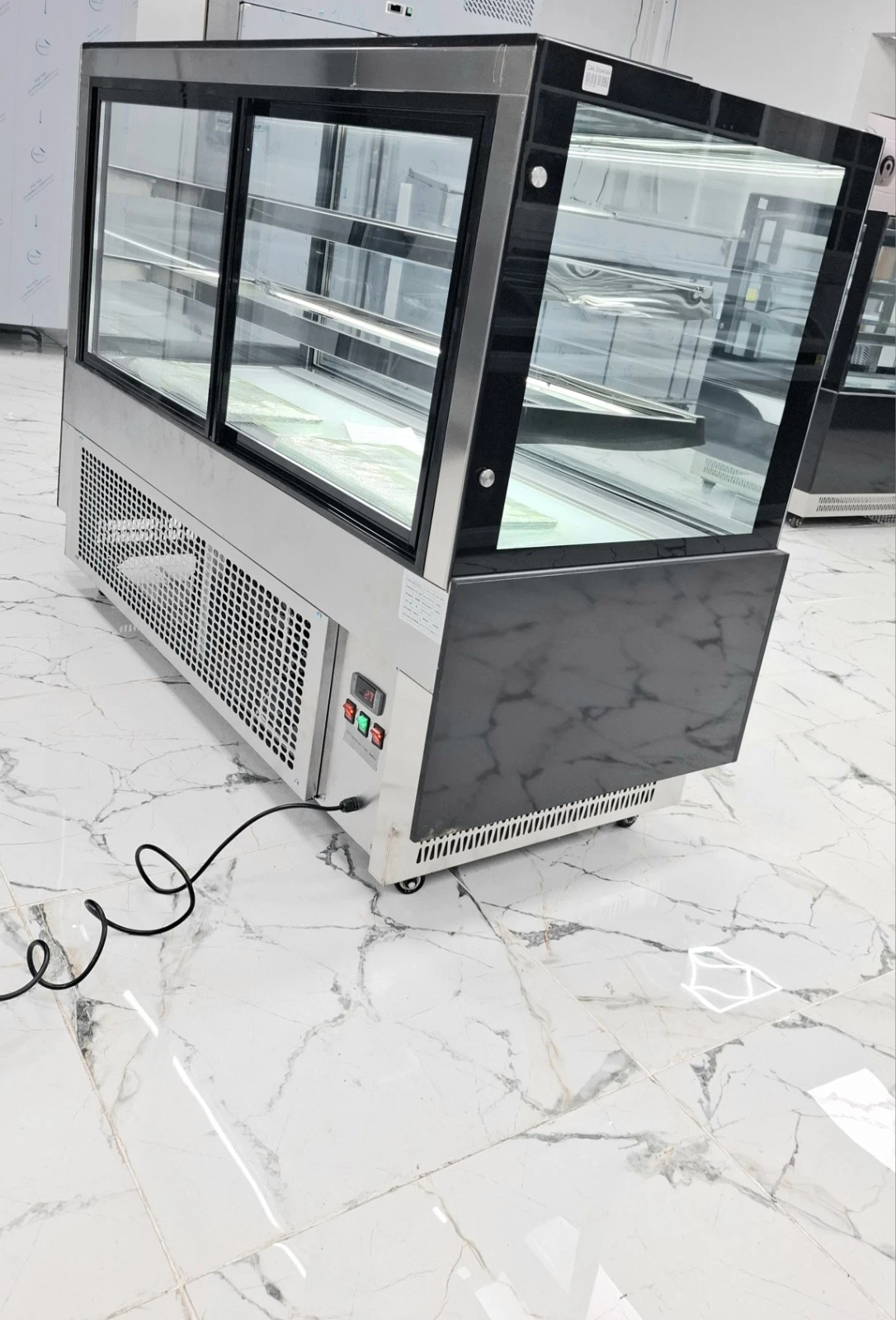 BRAND NEW SLIDING DOORS DISPLAY FRIDGE FOR CAKES, FRUITS, SWEETS, ETC1.5 METER - Image 8