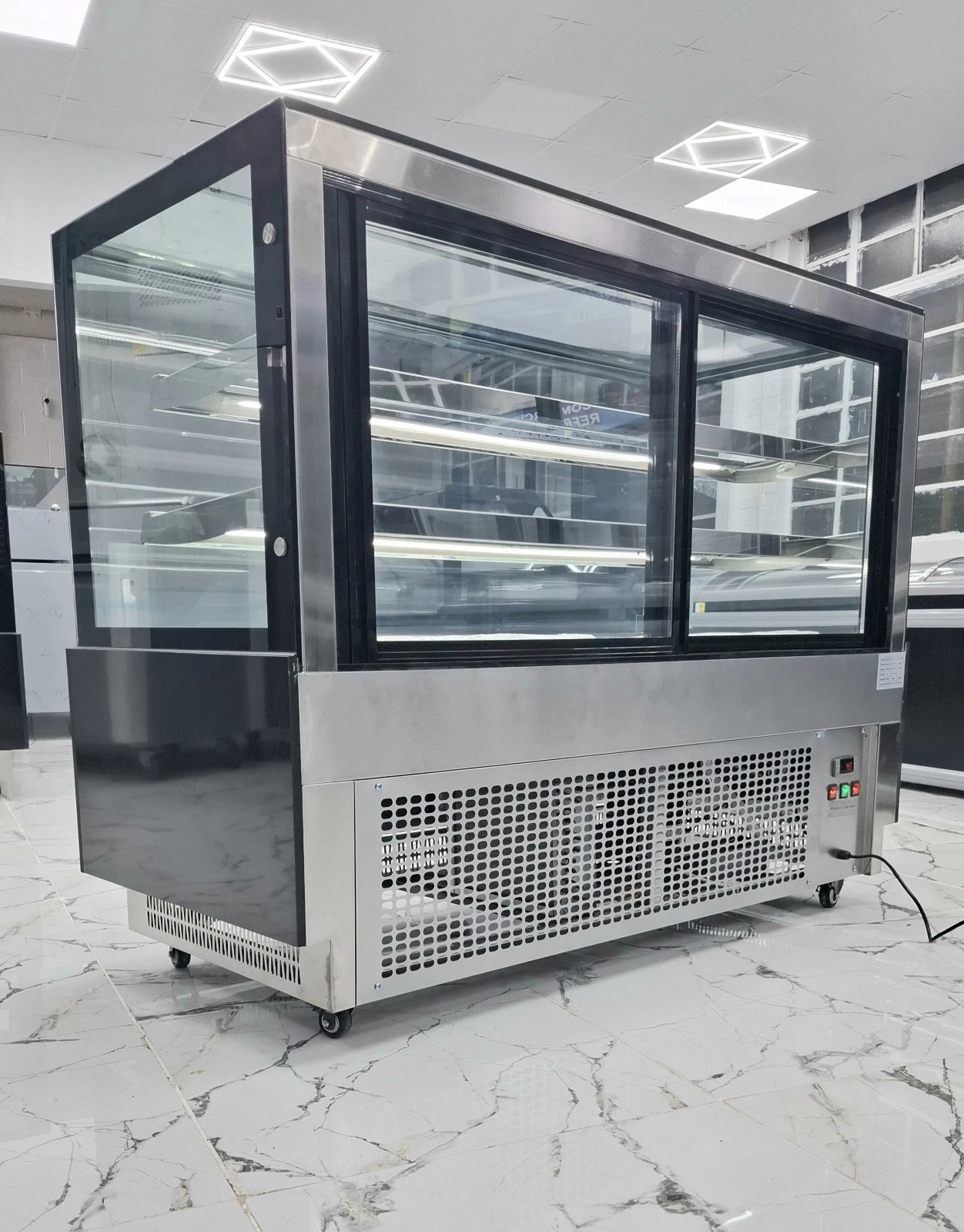 BRAND NEW SLIDING DOORS DISPLAY FRIDGE FOR CAKES, FRUITS, SWEETS, ETC1.5 METER - Image 7