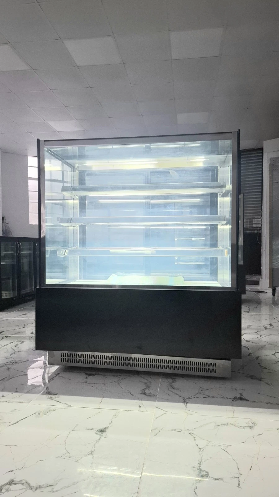 BRAND NEW SLIDING DOORS FRIDGE FOR CAKES, FRUITS,SWEETS, ETC90 CM .3 TIER. - Image 6