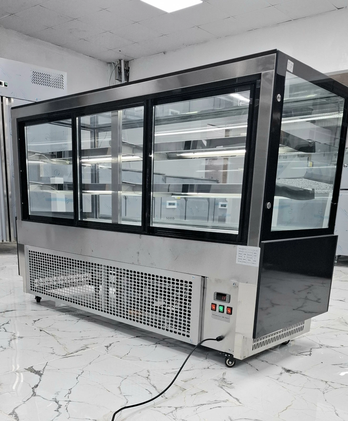 BRAND NEW SLIDING DOORS DISPLAY FRIDGE FOR CAKES, FRUITS, SWEETS, ETC. 180 CM. - Image 8