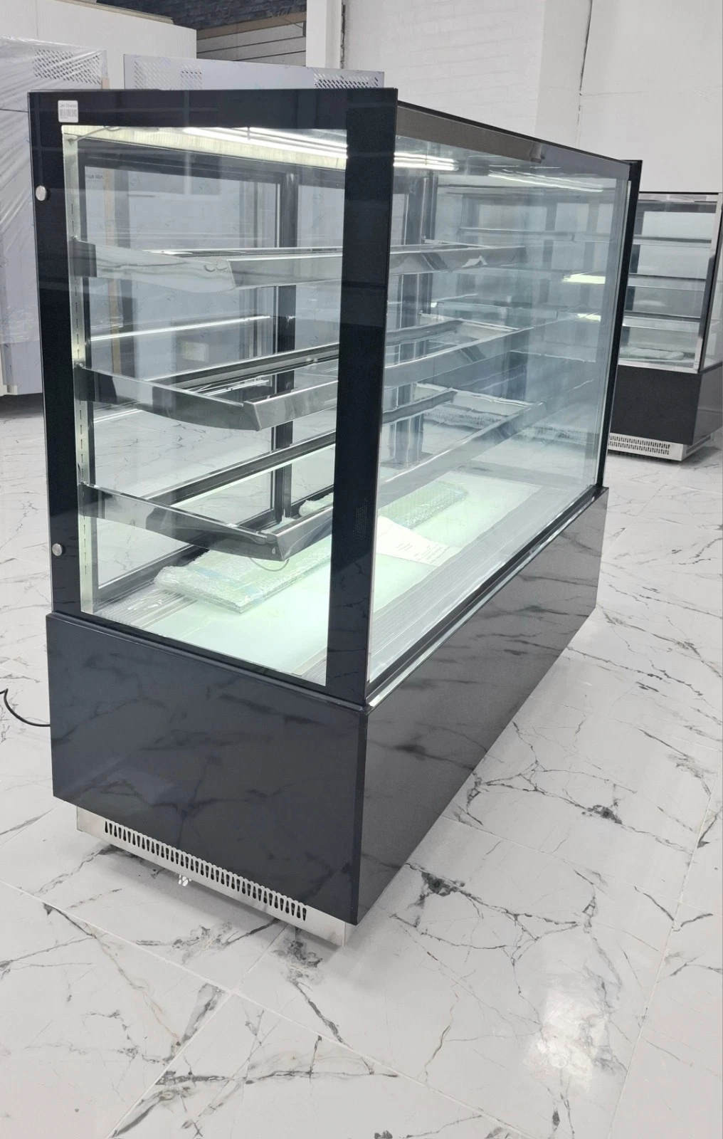 BRAND NEW SLIDING DOORS DISPLAY FRIDGE FOR CAKES, FRUITS, SWEETS, ETC120 CM. - Image 5