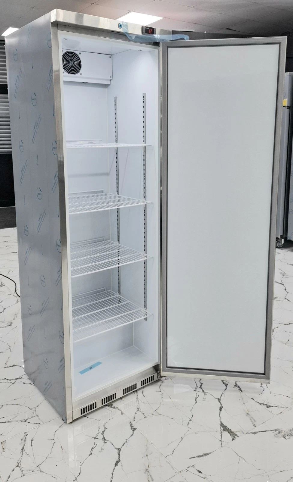 BRAND NEW STAINLESS STEEL SINGLE DOOR FREEZER ,LED LIGHT.TEMP RANGE -18C TO -22C - Image 4