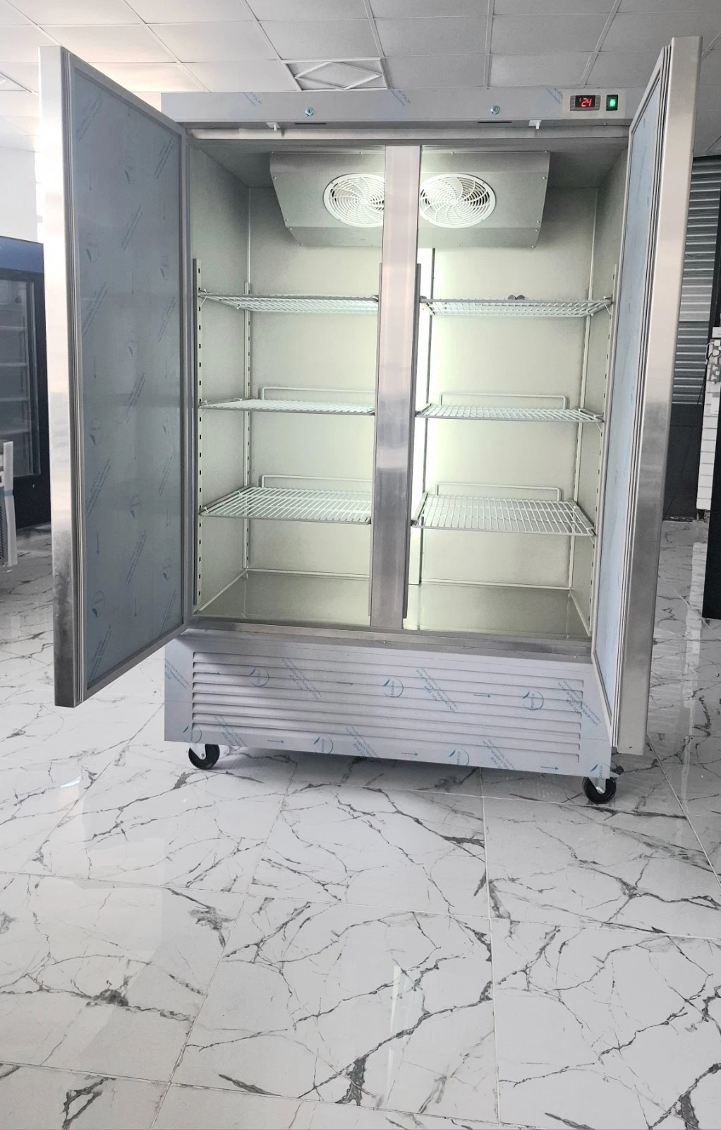BRAND NEW HEAVY DUTY STAINLESS STEEL DOUBLE DOORS FRIDGE..1200 LTR LED LIGHT. - Image 4