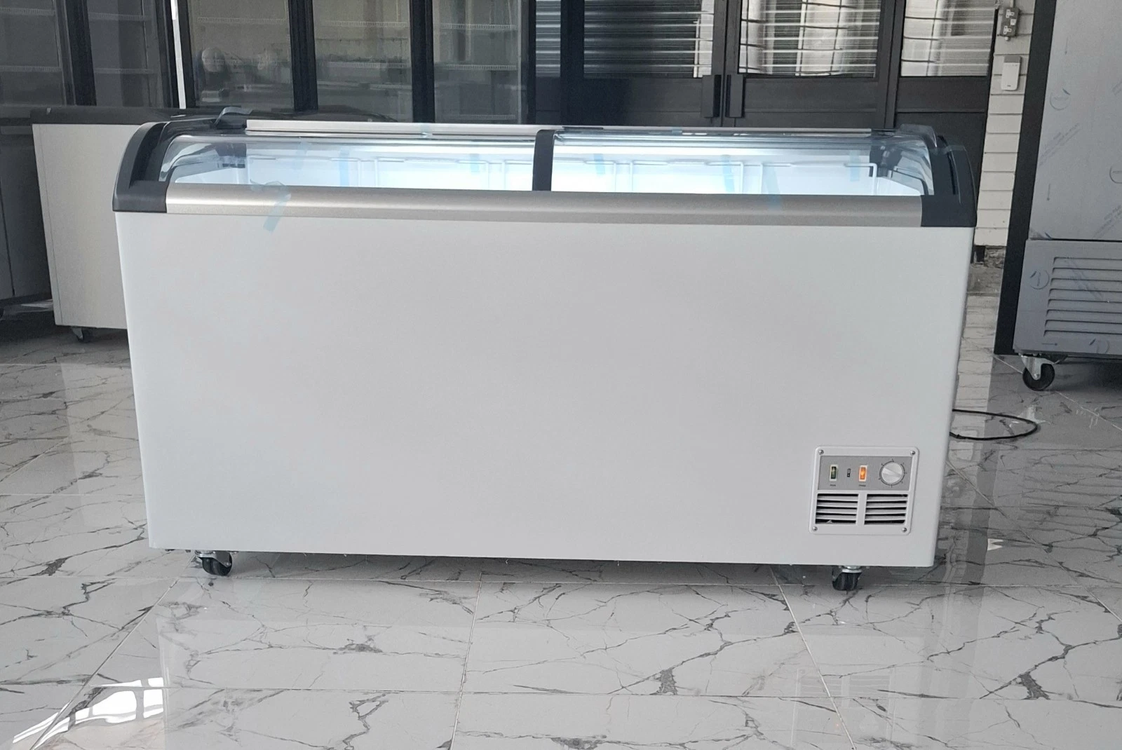 BRAND NEW COMMERCIAL CURVED GLASS SLIDING DOORS CHEST FREEZER ..2 METER