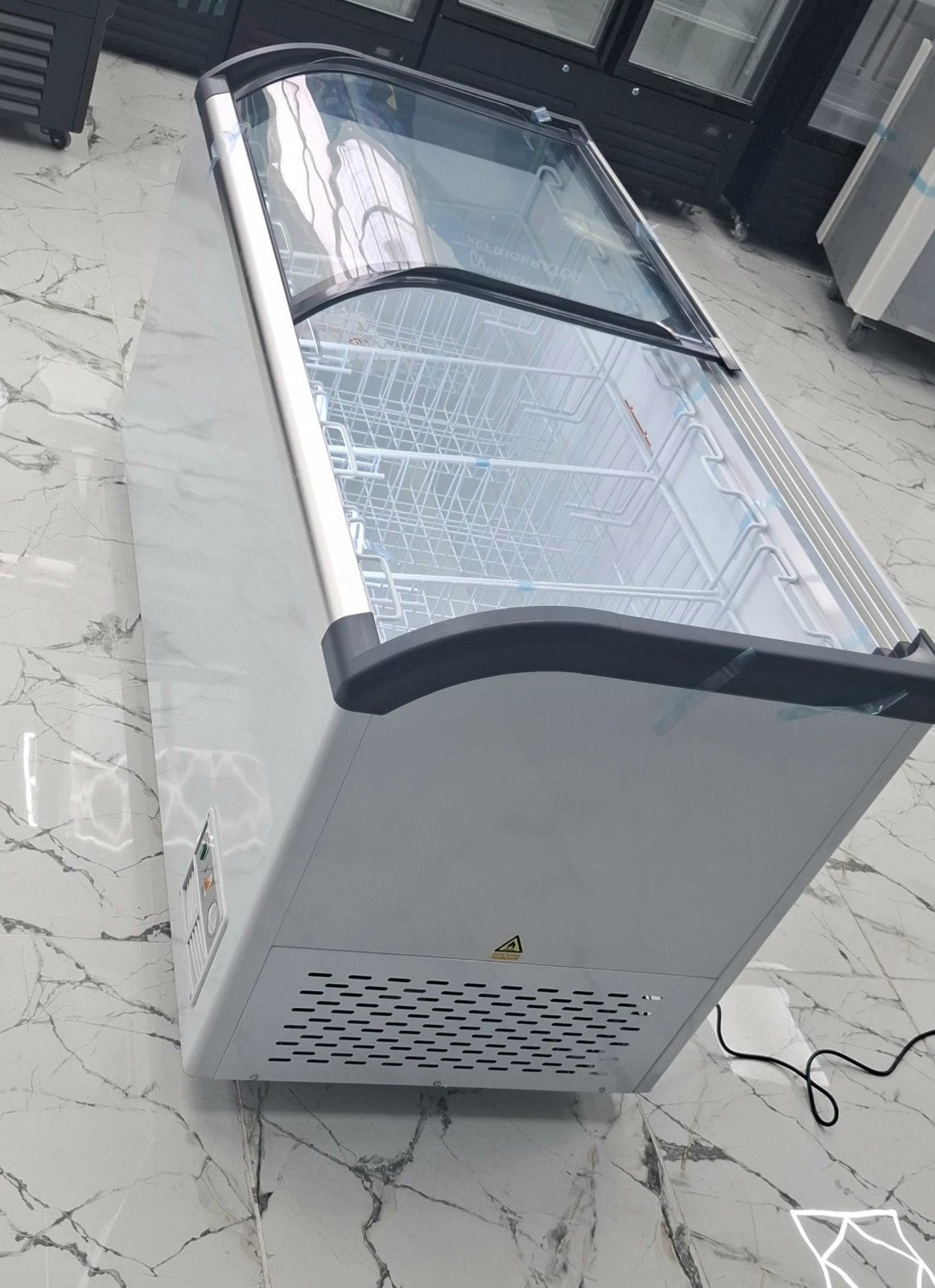 BRAND NEW COMMERCIAL CURVED GLASS SLIDING DOORS CHEST FREEZER ..2 METER - Image 2