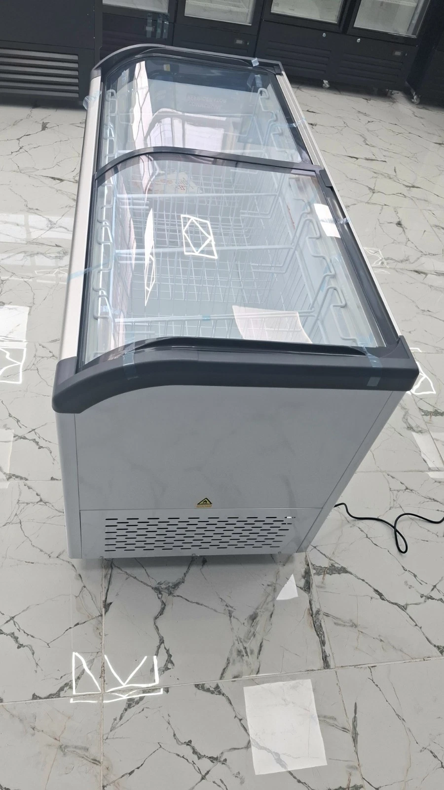 BRAND NEW COMMERCIAL CURVED GLASS SLIDING DOORS CHEST FREEZER ..2 METER - Image 4
