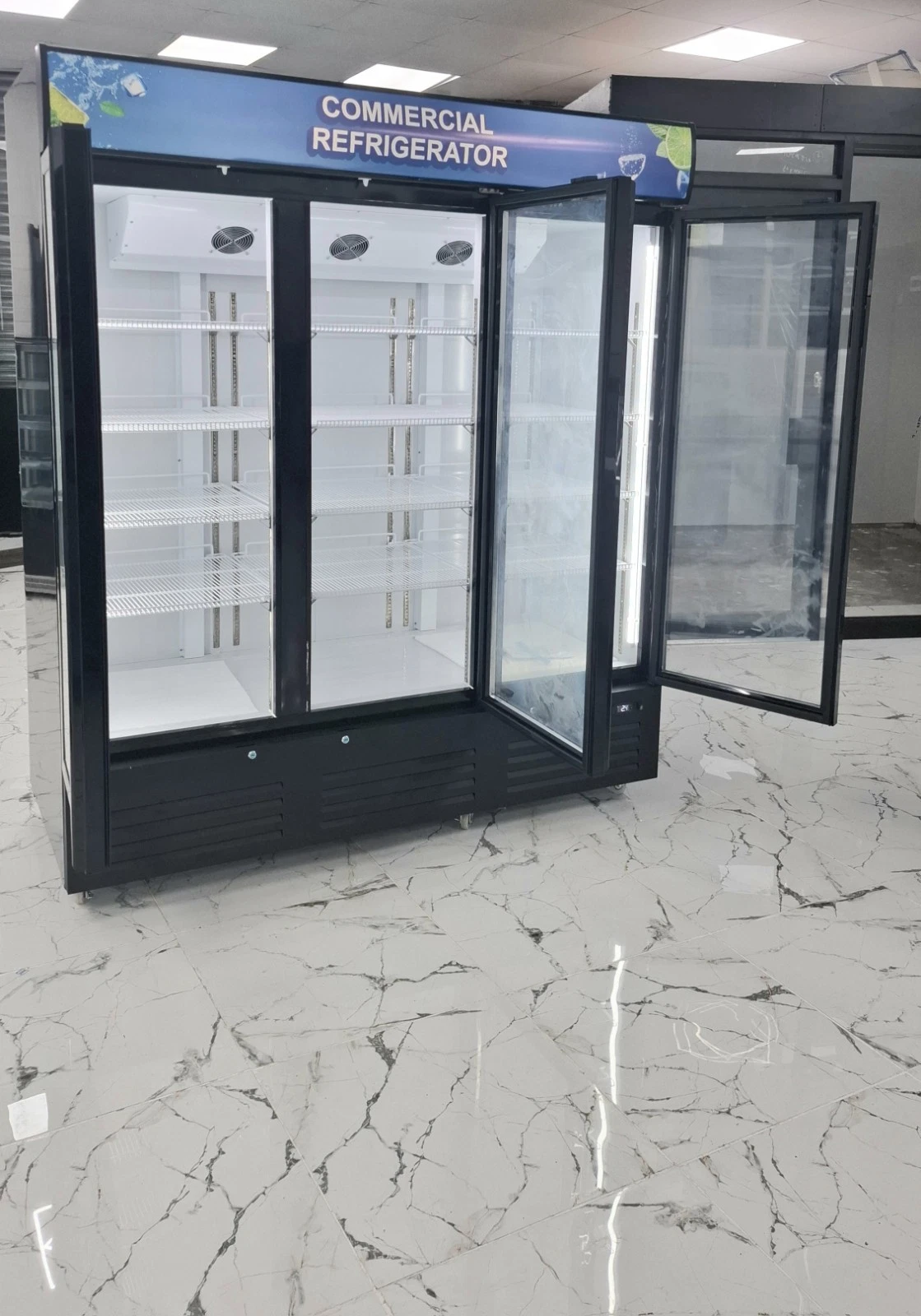BRAND NEW COMMERCIAL TRIPPLE GLASS DOORS FRIDGE .. 1.8 METER - Image 4
