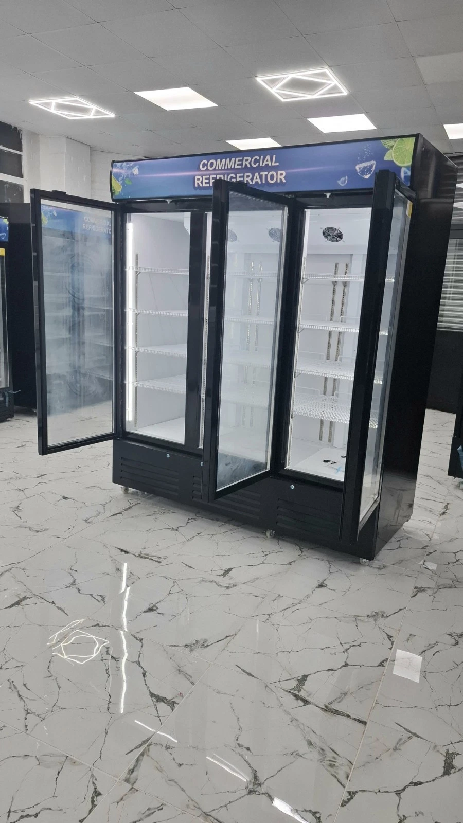BRAND NEW COMMERCIAL TRIPPLE GLASS DOORS FRIDGE .. 1.8 METER - Image 6