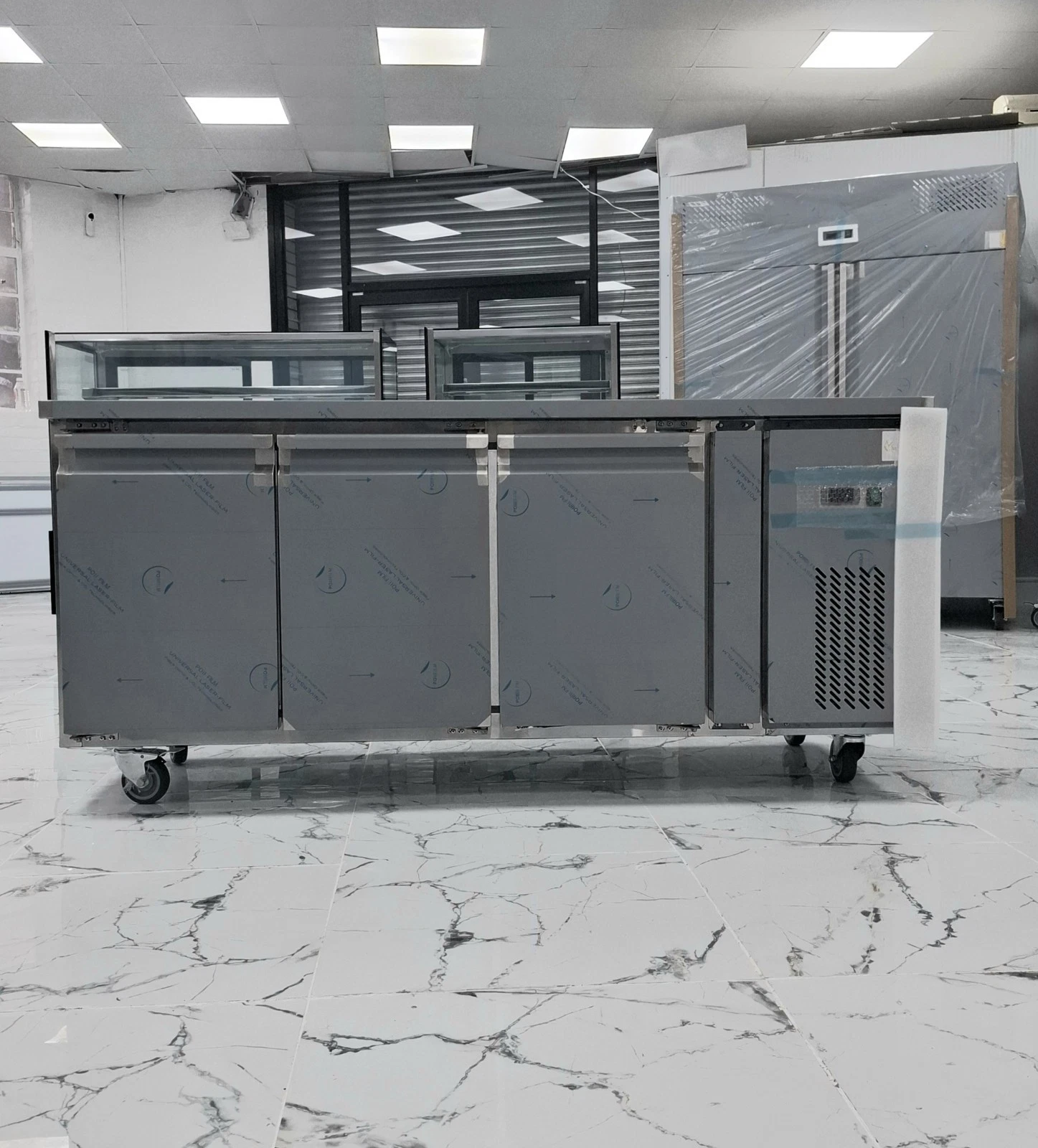 BRAND NEW COMMERCIAL STAINLESS STEEL 3 DOORS PIZZA PREP FREEZER 1.8 METER
