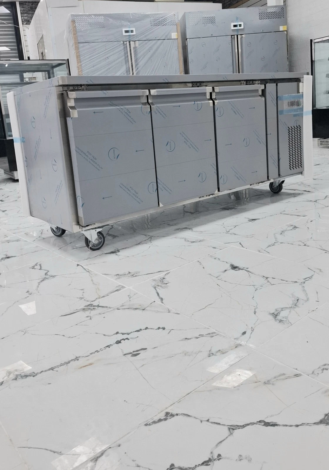 BRAND NEW COMMERCIAL STAINLESS STEEL 3 DOORS PIZZA PREP FREEZER 1.8 METER - Image 2