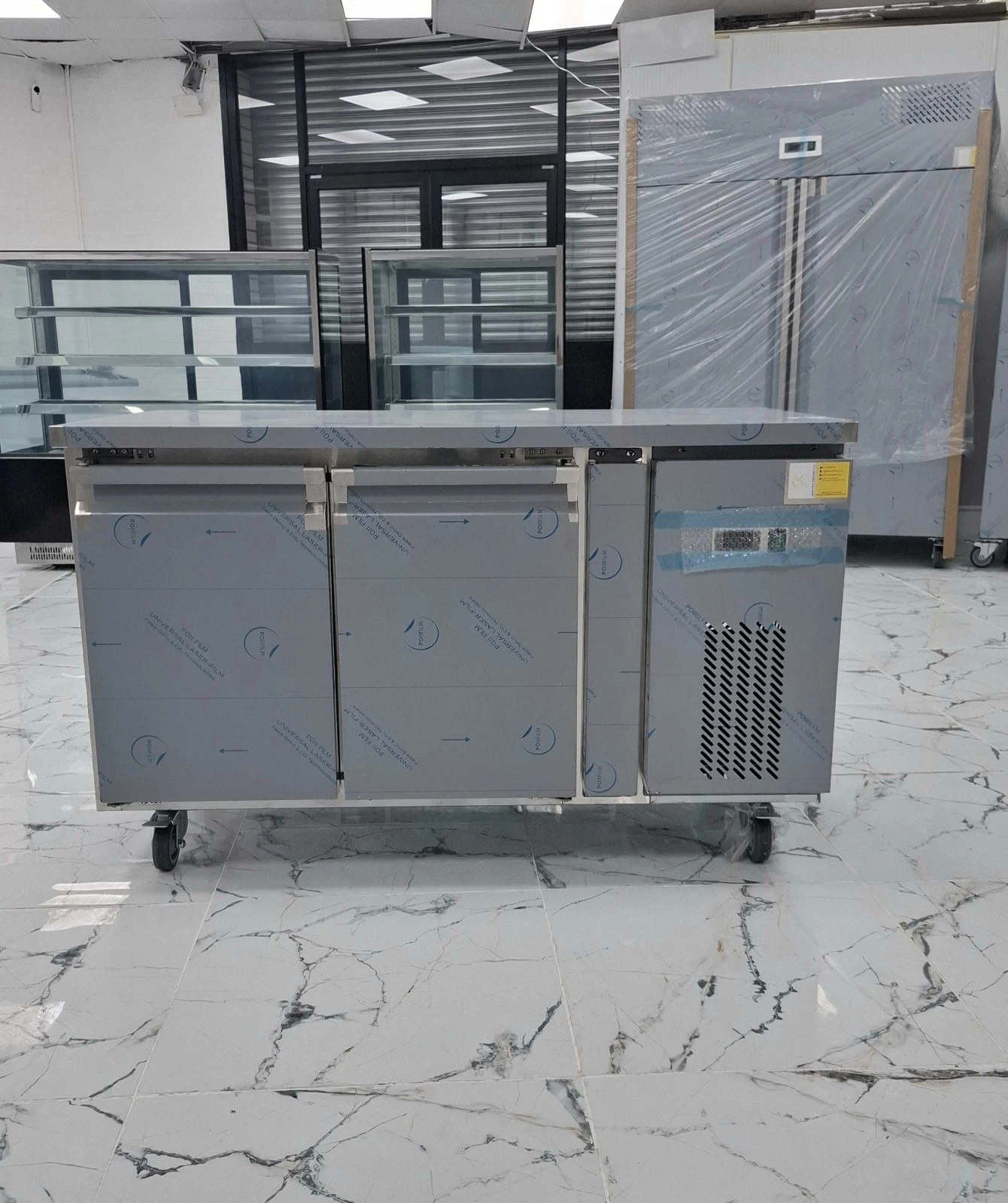 BRAND NEW HEAVY DUTY STAINLESS STEEL PIZZA PREP FRIDGE.1.3 METER