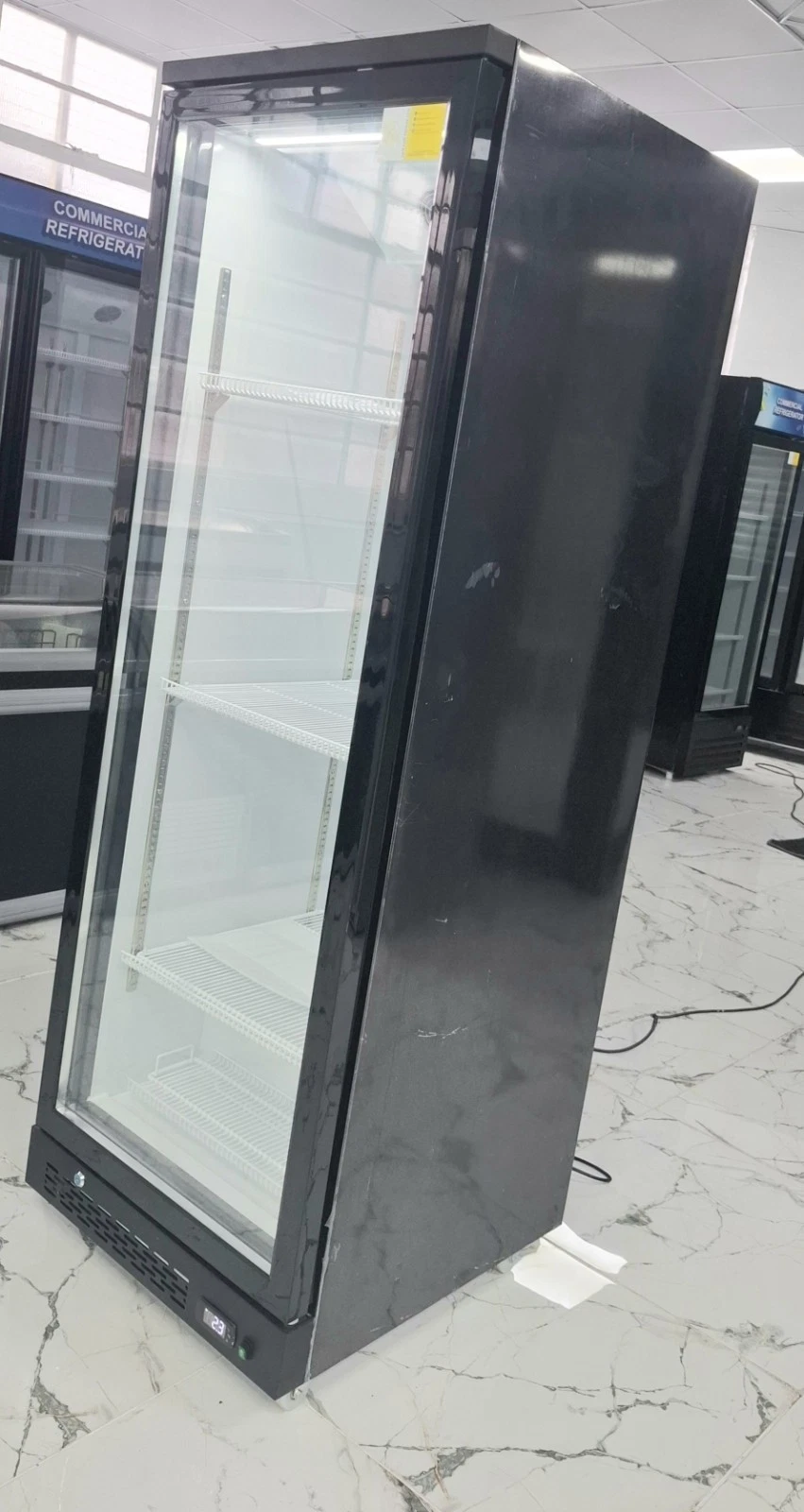 BRAND NEW COMMERCIAL SINGLE GLASS DOOR FRIDGE..