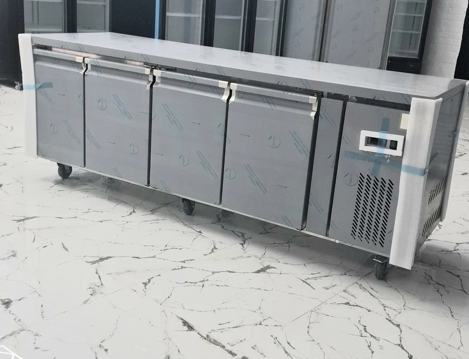 BRAND NEW COMMERCIAL STAINLESS STEEL 4 DOORS PIZZA PREP TABLE FREEZER.2 METER..